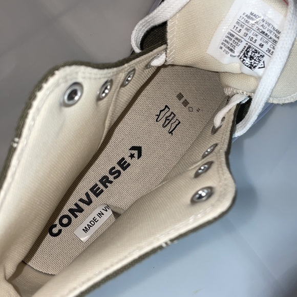 Converse Run Star Hike High
Cargo Khaki, new, size 11.5, very comfy, last one! - Picture 8 of 11